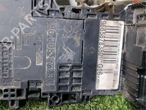 Fuse box CITROËN C4 II (NC_) 1.6 HDi 110 | BP37003544E1 - Image 4