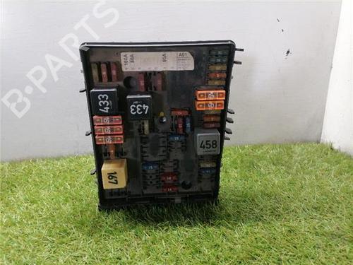 Used Fuse box Fuse box VW GOLF V (1K1) 1.4 16V (75 hp) 36395480 36395480