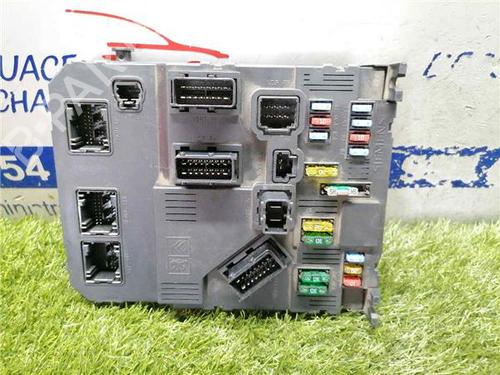 Used Fuse box PEUGEOT 407 (6D_) 1.6 HDi 110 (6D9HZC, 6D9HYC) (109 hp) 31890682