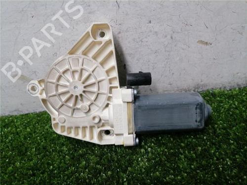 Used Left front window motor Left front window motor MERCEDES-BENZ B-CLASS Sports Tourer (W245) B 200 CDI (245.208) (140 hp) 33947752 33947752