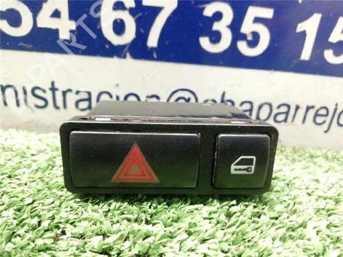 Bouton de warning BMW 3 (E46) 318 i (118 hp) 31896927