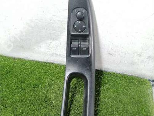 Mando elevalunas delantero izquierdo Mando elevalunas delantero izquierdo AUDI A3 (8L1) 1.9 TDI (110 hp) 37061936 37061936