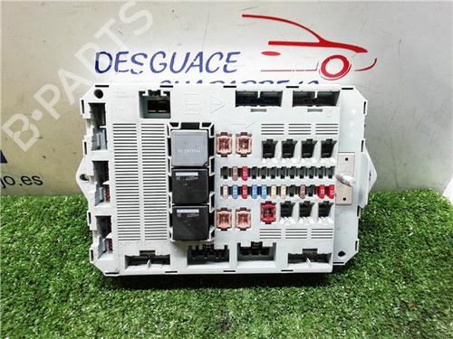Used Fuse box JAGUAR XF I (X250) 2.7 D (207 hp) 31889984