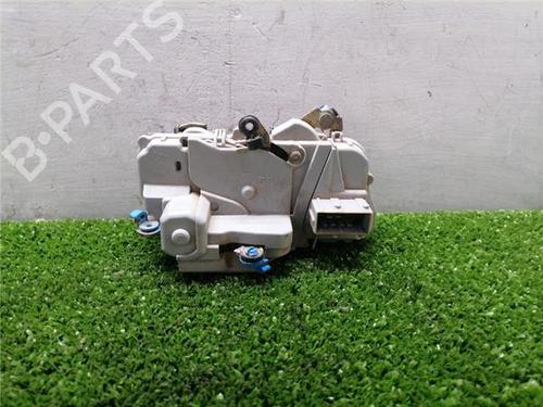 front-right-lock-peugeot-partner-mpv-5_-g_-1996-35747319 main image