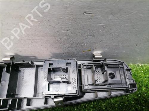 Left front window switch FIAT GRANDE PUNTO (199_) 1.2 | BP33679367I27 - Image 3
