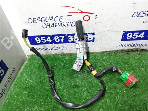 Commutateur PEUGEOT 1007 (KM_) 1.4 (75 hp) 31897464