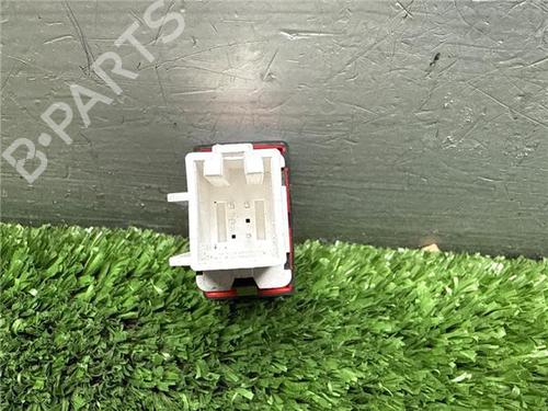 Warning switch VW GOLF VI (5K1) 2.0 TDI | BP32431817I22 - Image 2