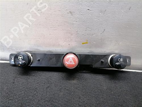 Used Warning switch Warning switch FIAT 500 (312_) 1.2 LPG (312AXA1A) (69 hp) 33477951 33477951