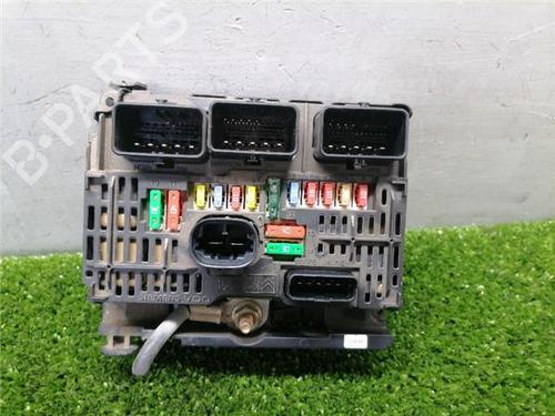 fuse-box-peugeot-607-9d-9u-2000-32399554 main image