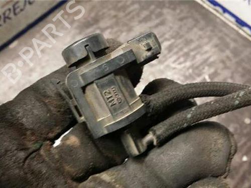 electronic-sensor-audi-a4-b5-8d2-1994-1995-1996-1997-1998-1999-2000-2001-31895147 main image