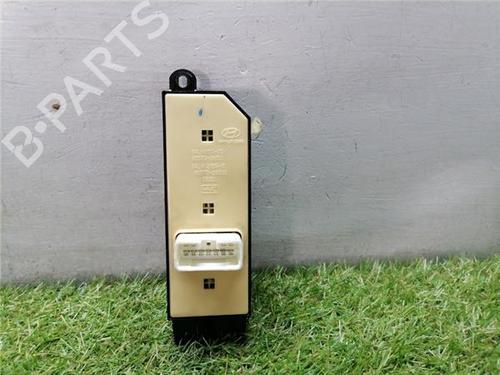 Left front window switch HYUNDAI SANTA FÉ I (SM) 2.0 CRDi 4x4 | BP33679273I27 - Image 2