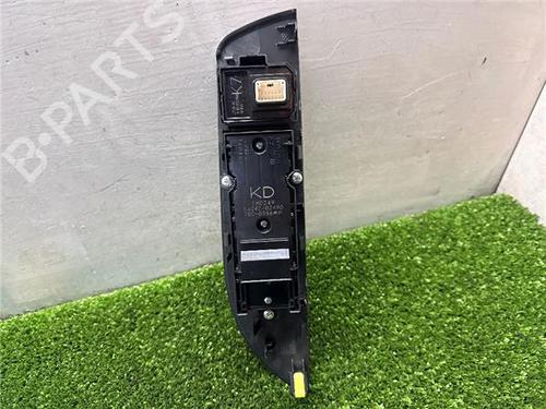 Left front window switch TOYOTA COROLLA Saloon (_E21_) 1.8 VVTi Hybrid (ZWE211) | BP32377158I27