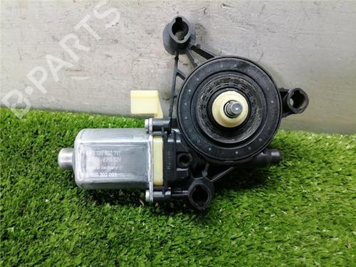 Right front window motor AUDI A3 Sportback (8VA, 8VF) 1.6 TDI | BP31901264E20