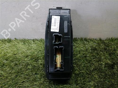 Left front window switch RENAULT KADJAR (HA_, HL_) 1.2 TCe 130 (HLMR) | BP31901182I27