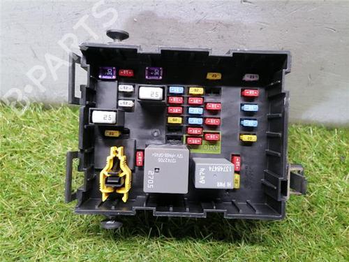 Used Fuse box FIAT FREEMONT (345_) 2.0 JTD (140 hp) 31890868