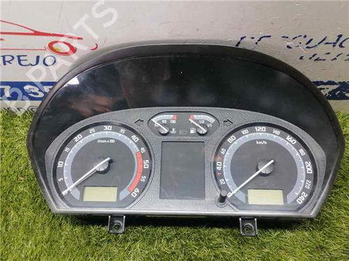 Used Instrument cluster SKODA FABIA I Combi (6Y5) 1.9 SDI (64 hp) 31900560