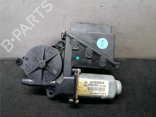 Rudehejsemotor forskærm venstre Rudehejsemotor forskærm venstre VW POLO IV (9N_, 9A_) 1.2 (54 hp) 36452945 36452945