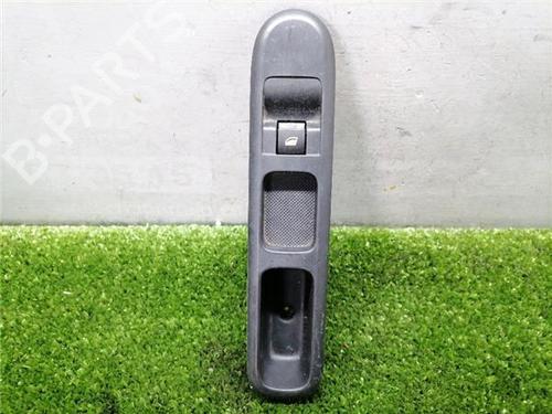 Used Right front window switch Right front window switch PEUGEOT 5008 (0U_, 0E_) 2.0 HDi 150 / BlueHDi 150 (150 hp) 33969949 33969949