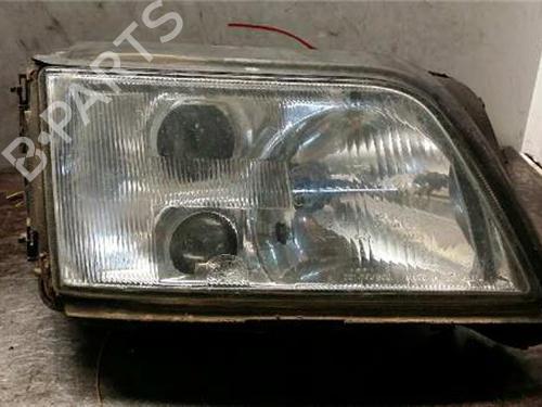 Used Right headlight AUDI A6 C4 Avant (4A5) 2.6 (150 hp) 31889147