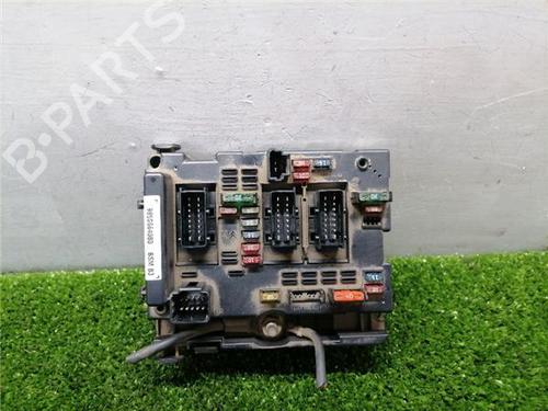 Used Fuse box PEUGEOT 307 SW (3H) 2.0 HDI 110 (107 hp) 32399546