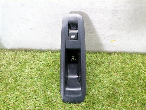 Used Right rear window switch Right rear window switch PEUGEOT 308 II (LB_, LP_, LW_, LH_, L3_) 1.6 HDi 100 (99 hp) 33248705 33248705