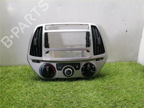 Used Climate control HYUNDAI i20 II (GB, IB) 1.2 (84 hp) 32690301