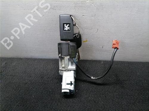 Used Switch Switch PEUGEOT 407 (6D_) 2.0 HDi 135 (6DRHRH, 6DRHRE, 6DRHRG, 6DRHRJ) (136 hp) 36452928 36452928