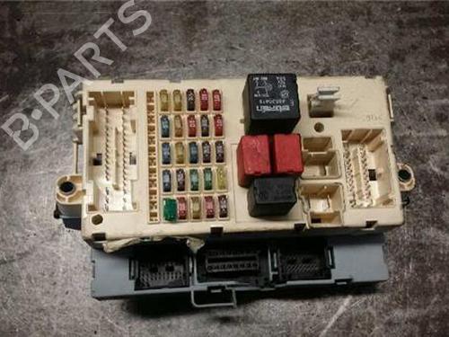 Used Fuse box FIAT PUNTO (188_) 1.9 JTD (86 hp) 31889075