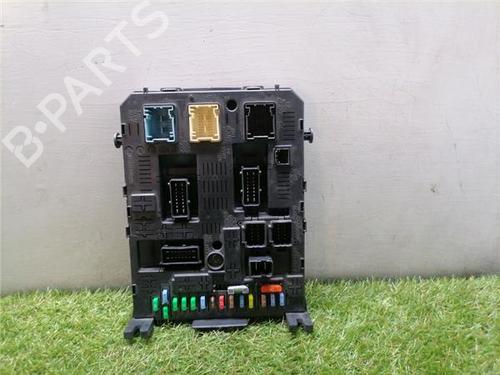 Used Fuse box Fuse box CITROËN C5 III (RD_) 2.0 HDi 165 (RDRHHA, RDRHH8) (163 hp) 32768386 32768386