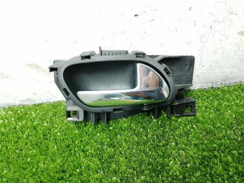 Used Front right interior door handle Front right interior door handle PEUGEOT 5008 (0U_, 0E_) 2.0 HDi 150 / BlueHDi 150 (150 hp) 33969954 33969954