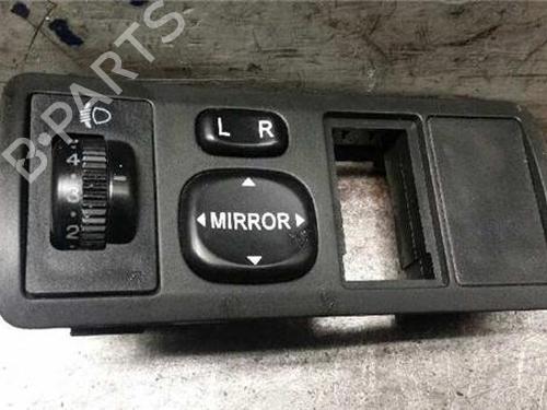 Commutateur TOYOTA COROLLA Estate (_E12_) 1.6 VVT-i (ZZE121_, ZZE121R) (110 hp) 31895958