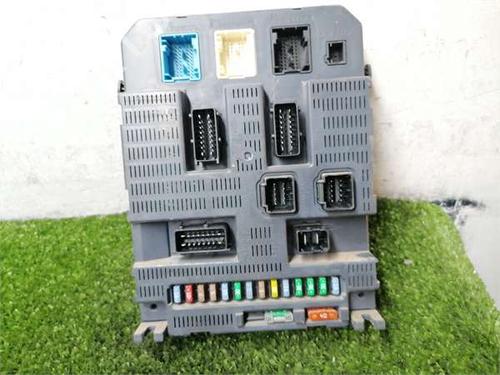 Used Fuse box Fuse box 36053488 36053488