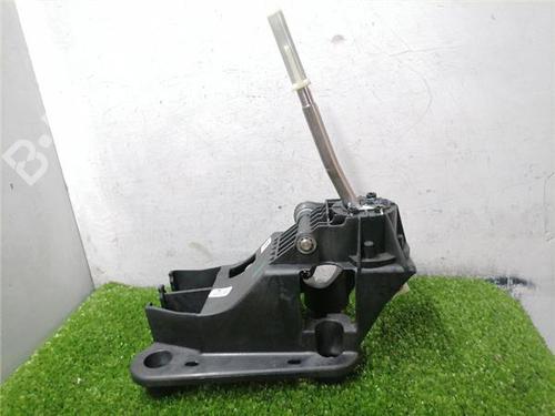 Used Gear lever Gear lever CITROËN C4 CACTUS 1.2 VTi 82 (82 hp) 33478291 33478291