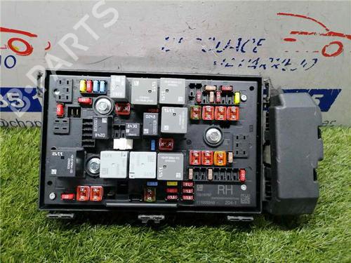 Used Fuse box OPEL ASTRA J (P10) 1.7 CDTI (68) (110 hp) 31890734