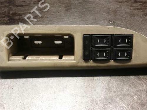 Used Left front window switch FORD MONDEO III (B5Y) 2.0 TDCi (130 hp) 31895228