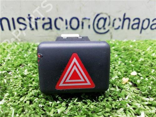 Bouton de warning AUDI A4 B7 (8EC) 2.0 (130 hp) 31897160