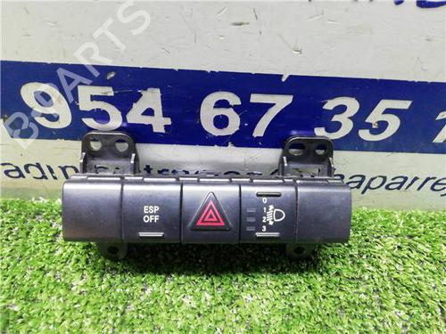 Bouton de warning DODGE CALIBER 2.0 CRD (140 hp) 31897116