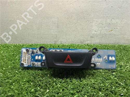 Bouton de warning MITSUBISHI ASX (GA_W_) 1.8 DI-D 4WD (GA6W) (150 hp) 31901845