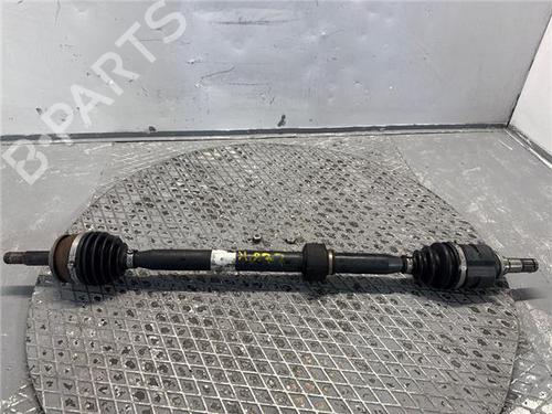 right-front-driveshaft-toyota-auris-_e18_-2012-2013-2014-2015-2016-2017-2018-2019-32690330 main image
