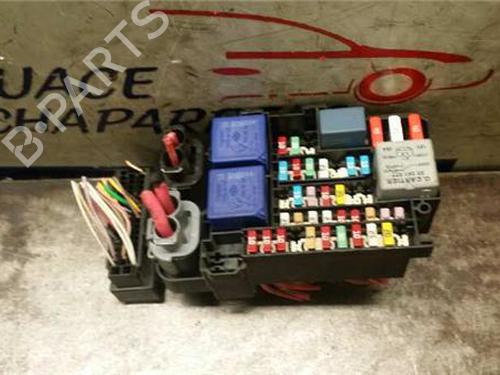 Used Fuse box RENAULT MEGANE II (BM0/1_, CM0/1_) 1.5 dCi (BM1E, CM1E) (106 hp) 31889262
