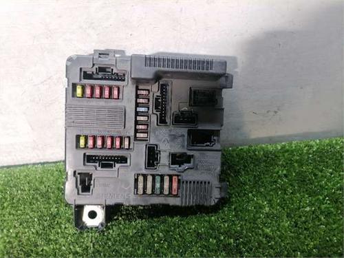 fuse-box-renault-scenic-ii-jm01_-2003-2004-2005-2006-2007-2008-2009-2010-34498110 main image
