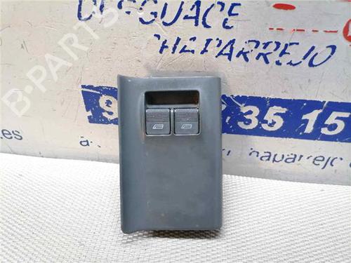 Interrupteur de vitre avant gauche AUDI A4 B5 (8D2) 1.8 (125 hp) 31899476