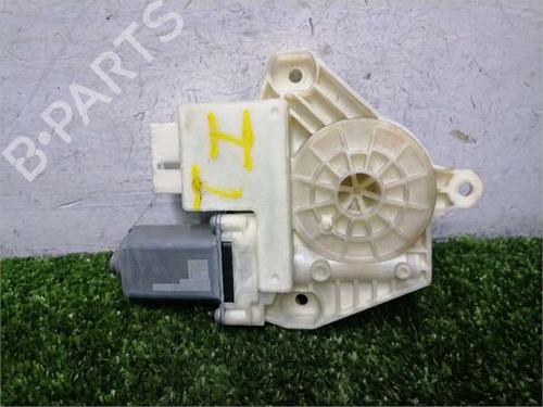Portierruitmotor linksachter Portierruitmotor linksachter SKODA RAPID (NH3, NK3, NK6) 1.6 TDI (105 hp) 36483367 36483367