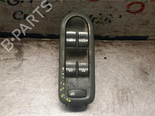 Used Left front window switch RENAULT MEGANE II Estate (KM0/1_) 1.9 dCi (KMRG, KM1G, KM0G, KM2C) (120 hp) 31895865