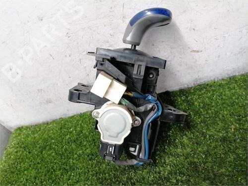 gear-lever-toyota-prius-_w3_-2008-2009-2010-2011-2012-2013-2014-2015-2016-36850001 main image