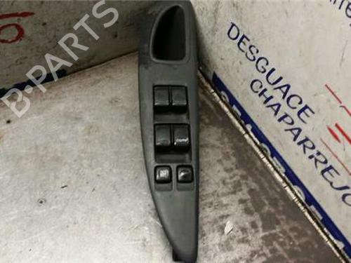 Used Left front window switch NISSAN PRIMERA (P12) 2.2 Di (126 hp) 31895999