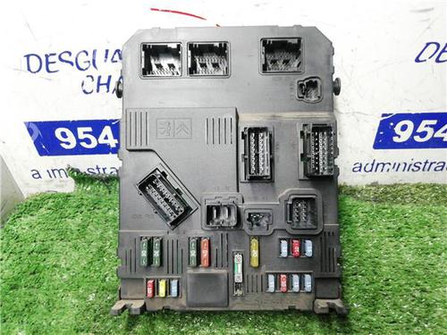 Used Fuse box PEUGEOT 206 CC (2D) 1.6 HDi 110 (109 hp) 31890072