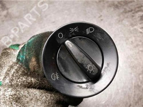 Used Switch Switch VW GOLF IV (1J1) 1.9 TDI (90 hp) 31895428 31895428