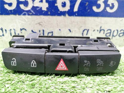 warning-switch-opel-insignia-a-sports-tourer-g09-2008-2009-2010-2011-2012-2013-2014-2015-2016-2017-31897923 main image