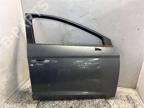 right-front-door-seat-leon-5f1-2012-2013-2014-2015-2016-2017-2018-2019-2020-2021-36940102 main image
